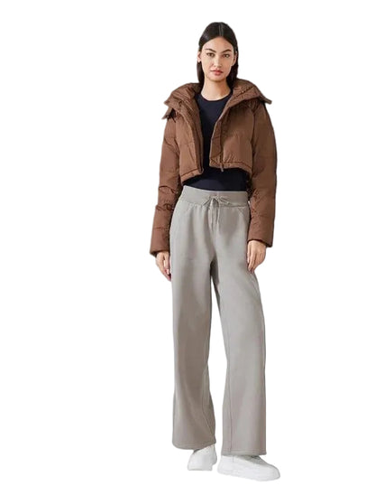 Brown cropped puffer jacket with hood and quilted design